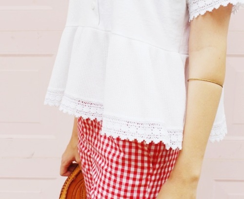 gingham-high-waisted-pants-vintage-floppy-hat-dearly-noted-lifestyle-fashion-blog-3
