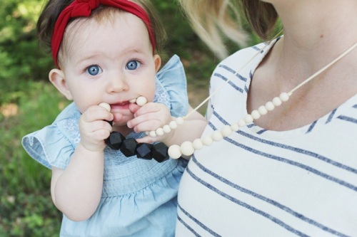 mama-and-little-teething-necklace-giveaway-dearly-noted-lifestyle-blog-4